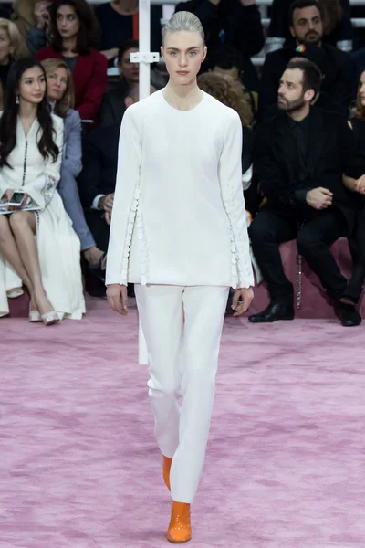 Look 48